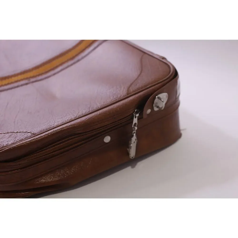 Brown Suitcase, 18x13